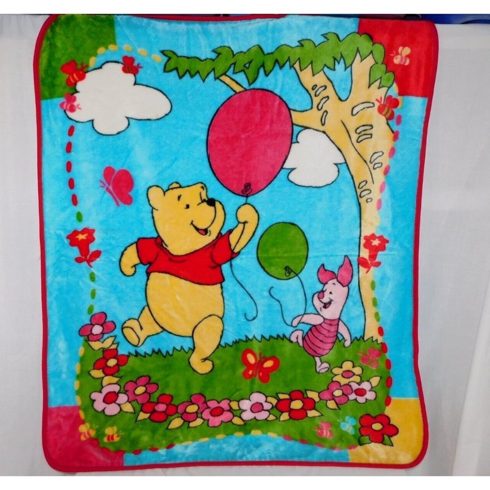 Winnie the Pooh and Piglet Balloons Forrest Fleece Blanket VTG Flowers 44" x 50"
